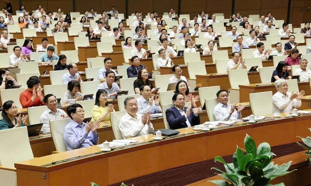 Vietnam adopts constitutional changes to abolish district-level government